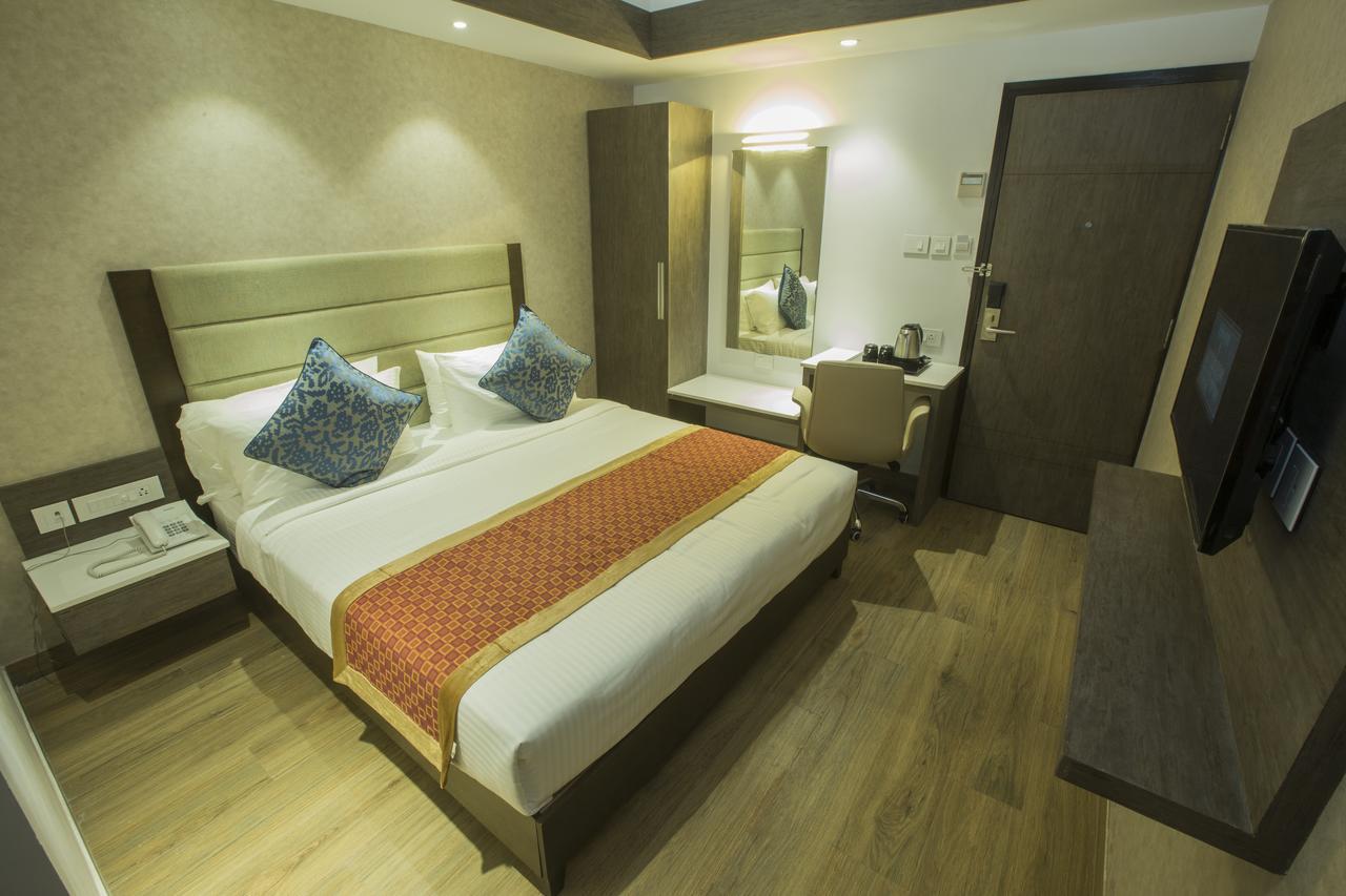 Hotel Saradha Grande Pudukkottai Экстерьер фото