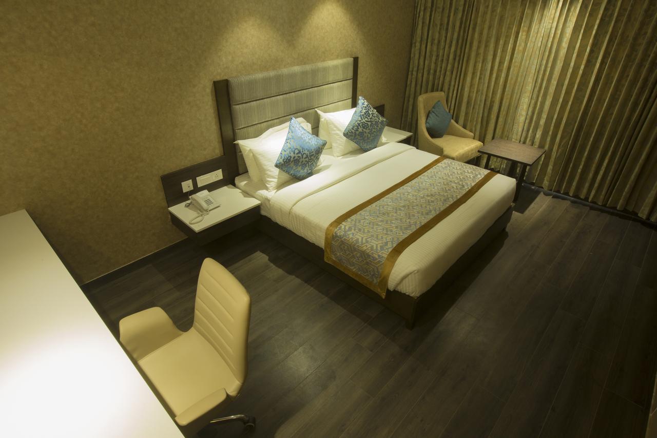 Hotel Saradha Grande Pudukkottai Экстерьер фото